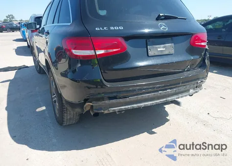 2016 Mercedes-Benz Glc z USA, uszkodzony, nr VIN WDC0G4JB2GF030878